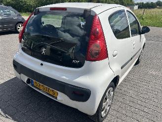 Peugeot 107 1.0 picture 4