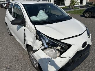 Toyota Aygo 1.0 VVT-i  X-Fun picture 3