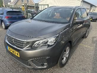 škoda osobní automobily Peugeot 5008 1.2 PureTech  Executive 2019/8