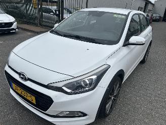 krockskadad bil auto Hyundai I-20 1.0  T-GDI  Comfort 2016/3