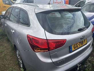 Kia Ceed Stationcar 1.6 GDI  Comfortline picture 3