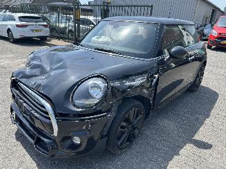 uszkodzony samochody osobowe Mini Cooper 1.5 2019/8