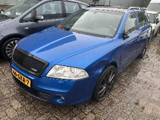 krockskadad bil auto Skoda Octavia Stationcar 2.0 TFSI  RS 2008/7