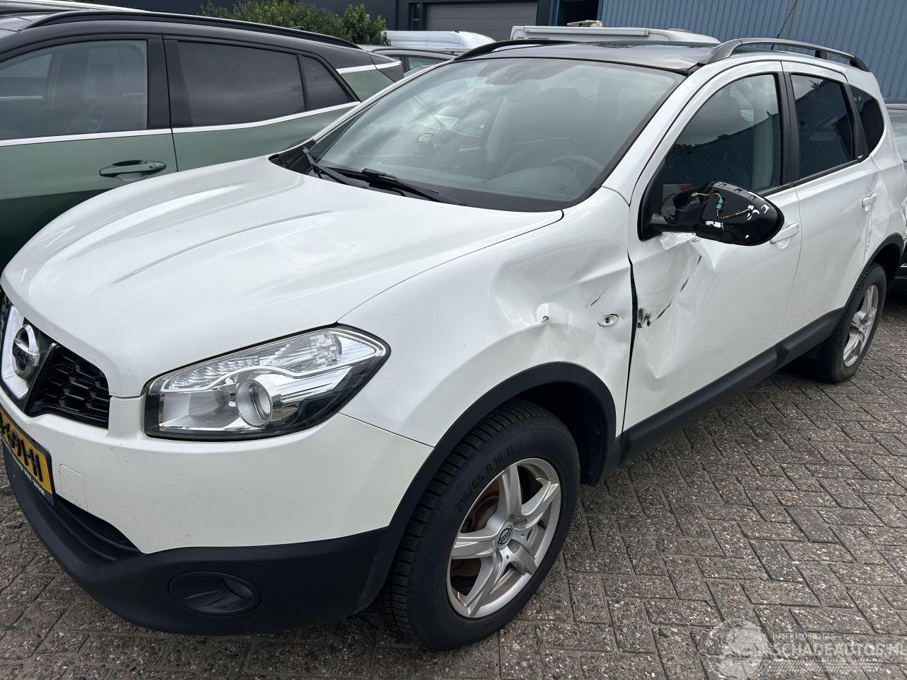 Nissan Qashqai 1.6 Connect Edition +2