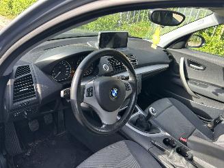 BMW 1-serie 116i   5 Drs picture 6