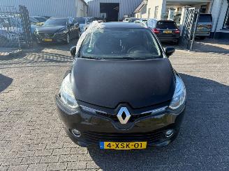 skadebil auto Renault Clio Estate 0.9 TCe  Night&Day 2014/10
