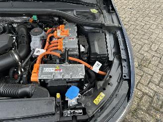 Volkswagen Golf 1.5 eHybrid Automaat Life Edition  5 Drs picture 3