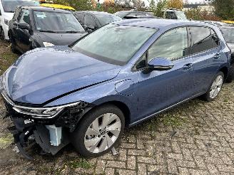 Volkswagen Golf 1.5 eHybrid Automaat Life Edition  5 Drs picture 1