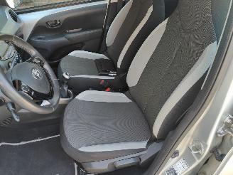 Toyota Aygo 1.0 VVT-i  X-Play Cruise picture 10