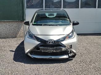 Toyota Aygo 1.0 VVT-i  X-Play Cruise picture 2