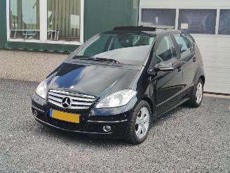 Damaged car Mercedes A-klasse 160  Avantgarde Automaat Pano 2009/10