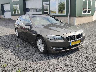 uszkodzony samochody osobowe BMW 5-serie 530D ExecutiveTouring 2011/1