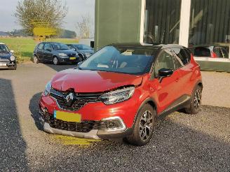 uszkodzony samochody osobowe Renault Captur 0.9 TCe Version S Trekhaak 2019/1