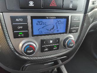 Hyundai Santa Fe 2.4 i CVVT Dynamic Clima Cruise Navi picture 18