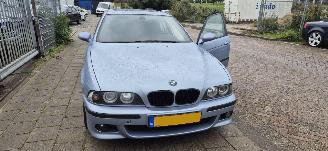 Damaged car BMW 5-serie M5 met V8 1999/2