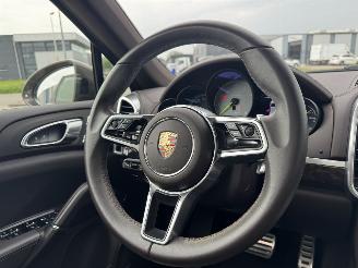 Porsche Cayenne S E-HYBRID Panorama Xenon Leder Voll picture 21