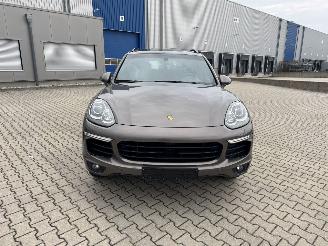 Porsche Cayenne S E-HYBRID Panorama Xenon Leder Voll picture 2