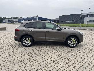 Porsche Cayenne S E-HYBRID Panorama Xenon Leder Voll picture 4