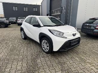krockskadad bil auto Toyota Aygo Aygo (X) 1.0-l-VVT-i Play Klima Carplay 5 Turig 2025/8