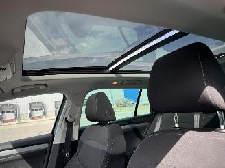 Skoda Superb 1.6 TDI KLIMA NAVI PANORAMA XENON picture 13