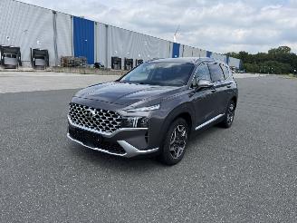 Vaurioauto  passenger cars Hyundai Santa Fe Santa Fe Premium Hybrid 4WD Panorama Leder Voll 2022/2