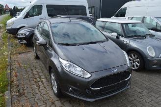 uszkodzony samochody osobowe Ford Fiesta Ford Fiesta Titanium Navi Klima Pdc 2017/2