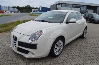 Vaurioauto  passenger cars Alfa Romeo MiTo Alfa romeo Mito 1,3 Mjet Klimatronik Leder Voll Carbon Pdc Facelift 2015/9