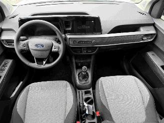 Ford Tourneo Courier Limited picture 2