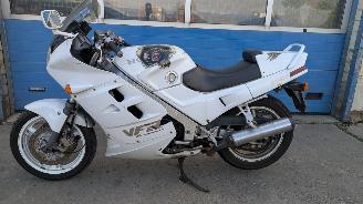 Honda VFR 750 RC24 picture 1
