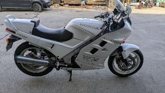 Honda VFR 750 RC24 picture 7