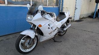 Honda VFR 750 RC24 picture 2