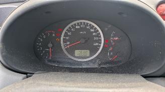 Nissan Almera 1.8 picture 13