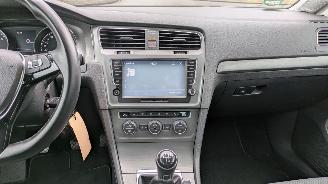 Volkswagen Golf 1.6 TDI BlueMotion picture 14