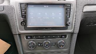 Volkswagen Golf 1.6 TDI BlueMotion picture 18