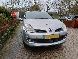 Renault Clio 1.2-16V Special Rip Curl picture 19