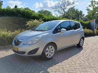 Damaged car Opel Meriva 1.4 Turbo Cosmo 2013/4