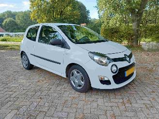 Vaurioauto  passenger cars Renault Twingo 1.2 16V Authentique 2012/6