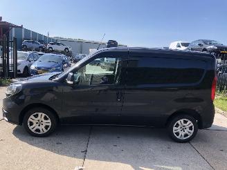 skadebil auto Fiat Doblo 1.6D 6 bak 77kW 2018/9