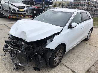 Kia Ceed 14 t-gdi 103 kW E6 Automaat picture 2