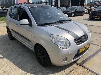 Kia Picanto 1.0i Airco, LM velgen picture 2