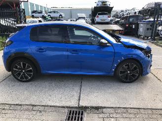 damaged passenger cars Peugeot 208 12i PT 96kW Aut. GT 2023/5