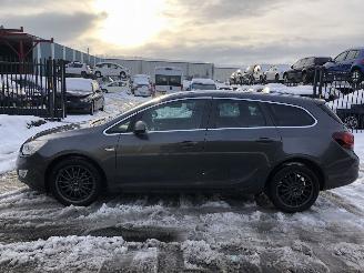 Damaged car Opel Astra 14i turbo 88kW E5 SPORTS TOURER 2011/3