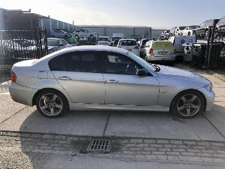 uszkodzony samochody osobowe BMW 3-serie 320i Aut. 110kW 2005/6