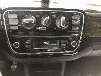 Volkswagen Up! High Up! Blue Motion picture 8