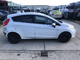 skadebil auto Ford Fiesta 14i 71kW 5 drs 2009/5