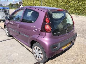 Peugeot 107 1.0i Active Airco 5 drs picture 5