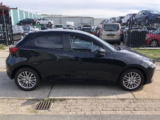 Unfallwagen Mazda 2 1.5i 66kW E6 Luxury 2021/1