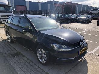 Volkswagen Golf 1.0tsi 85kW E6 Variant 27000 km!! picture 3