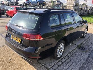 Volkswagen Golf 1.0tsi 85kW E6 Variant 27000 km!! picture 4