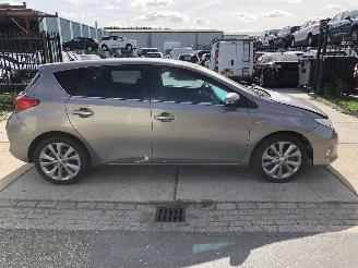 škoda osobní automobily Toyota Auris 1.8 Hybrid Executive Automaat 2014/8